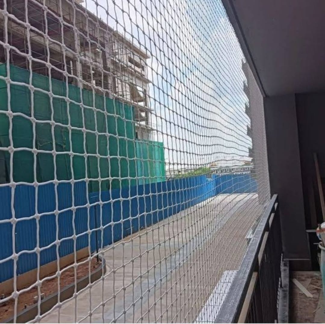High-rise safety net installation